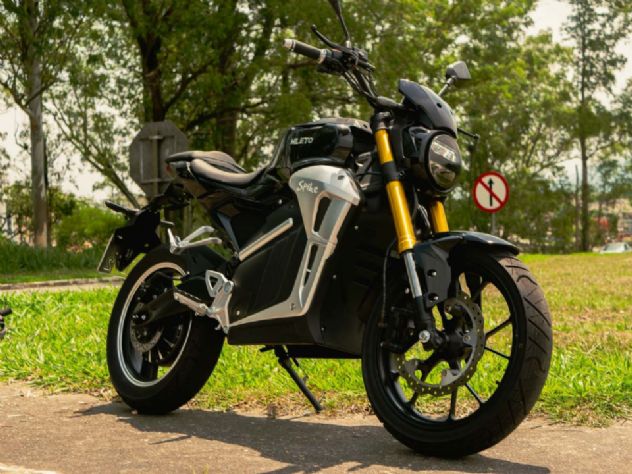 Startup brasileira estreia plano de assinaturas para motos elétricas